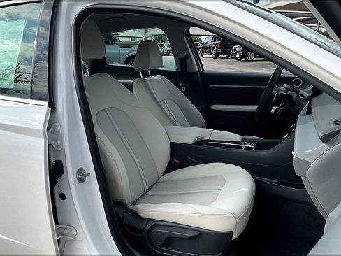 Used 2025 Hyundai Sonata SEL FWD image 10