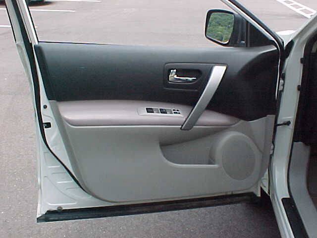 Used 2009 Nissan Rogue S AWD/4WD image 18