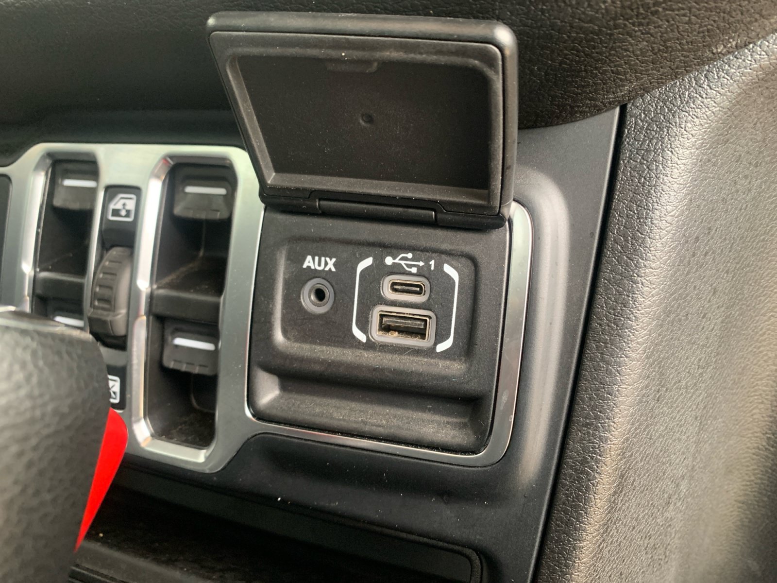 Used 2024 Jeep Gladiator Sport AWD/4WD image 37