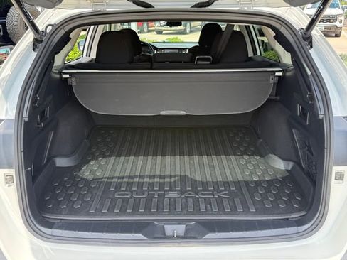 Used 2025 Subaru Outback Premium AWD/4WD image 30