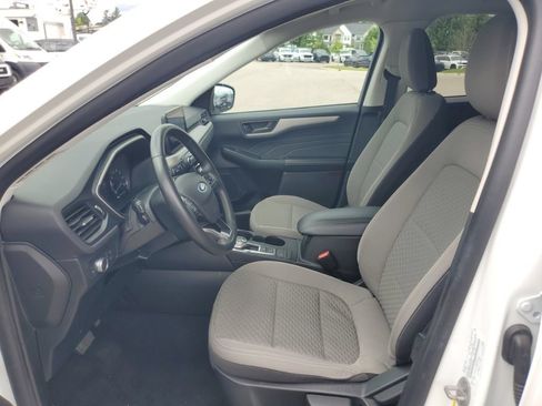 Used 2022 Ford Escape SE w/ Cold Weather Package AWD/4WD image 4