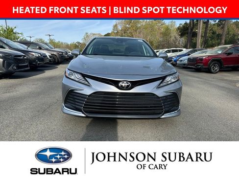 Used 2021 Toyota Camry XLE image 2