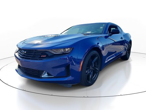 Used 2022 Chevrolet Camaro LT w/ RS Package RWD image 3