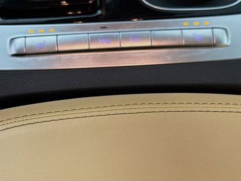 Certified 2024 Kia Carnival EX image 20