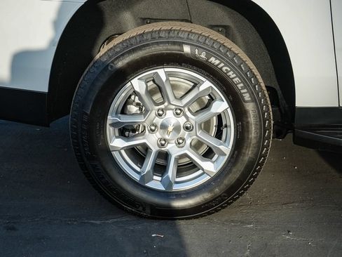 New 2026 Chevrolet Suburban LS w/ Max Trailering Package AWD/4WD image 12