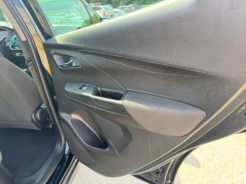 Used 2022 Chevrolet Bolt LT FWD image 22