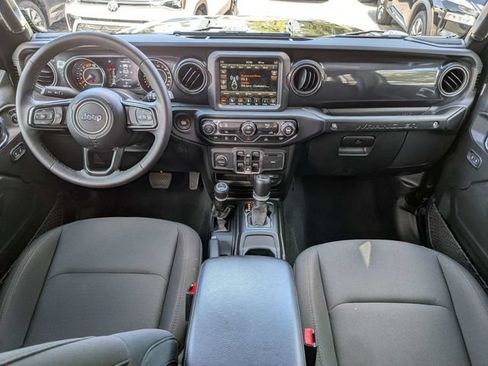 Used 2023 Jeep Wrangler Unlimited Sport AWD/4WD image 15
