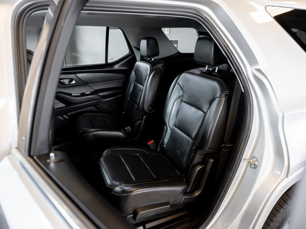 Used 2021 Chevrolet Traverse Premier AWD/4WD image 12