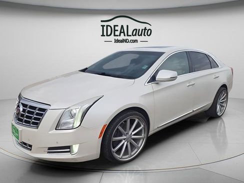 Used 2013 Cadillac XTS Premium FWD image 2