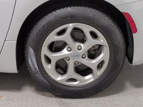 Used 2024 Chrysler Pacifica Limited image 14