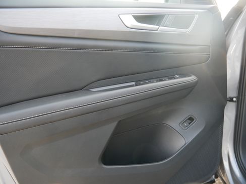 New 2026 Volkswagen Atlas Cross Sport SE image 4