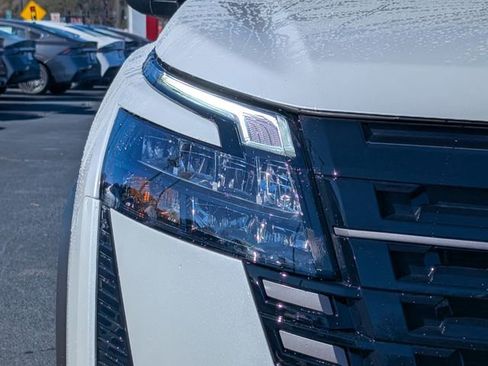 New 2026 Nissan Pathfinder SL image 10