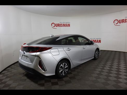 Used 2017 Toyota Prius Prime Plus image 8