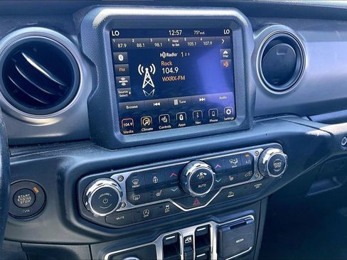 Used 2022 Jeep Gladiator Sport AWD/4WD image 7