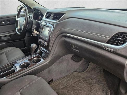 Used 2015 Chevrolet Traverse LT w/ Style and Technology Package image 22