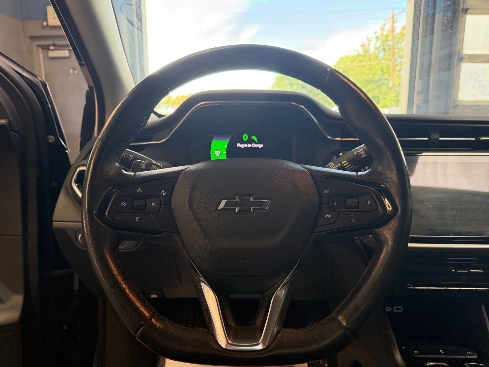 Used 2022 Chevrolet Bolt EUV Premier w/ Sun & Sound Package FWD image 6