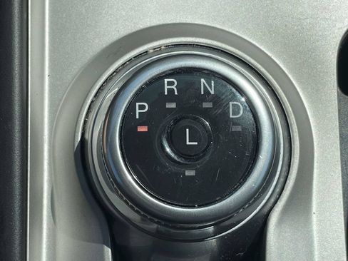 Used 2023 Ford Explorer XLT RWD image 17