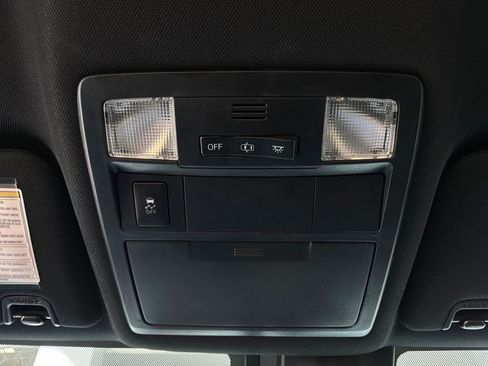 Used 2019 Toyota Tacoma TRD Sport w/ Technology Package AWD/4WD image 16