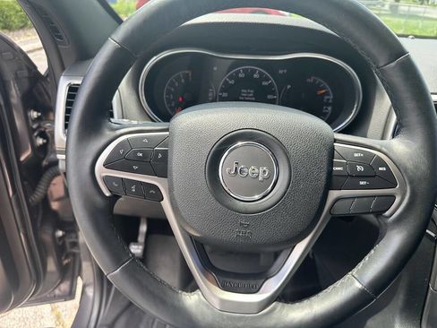 Used 2018 Jeep Grand Cherokee Limited image 20