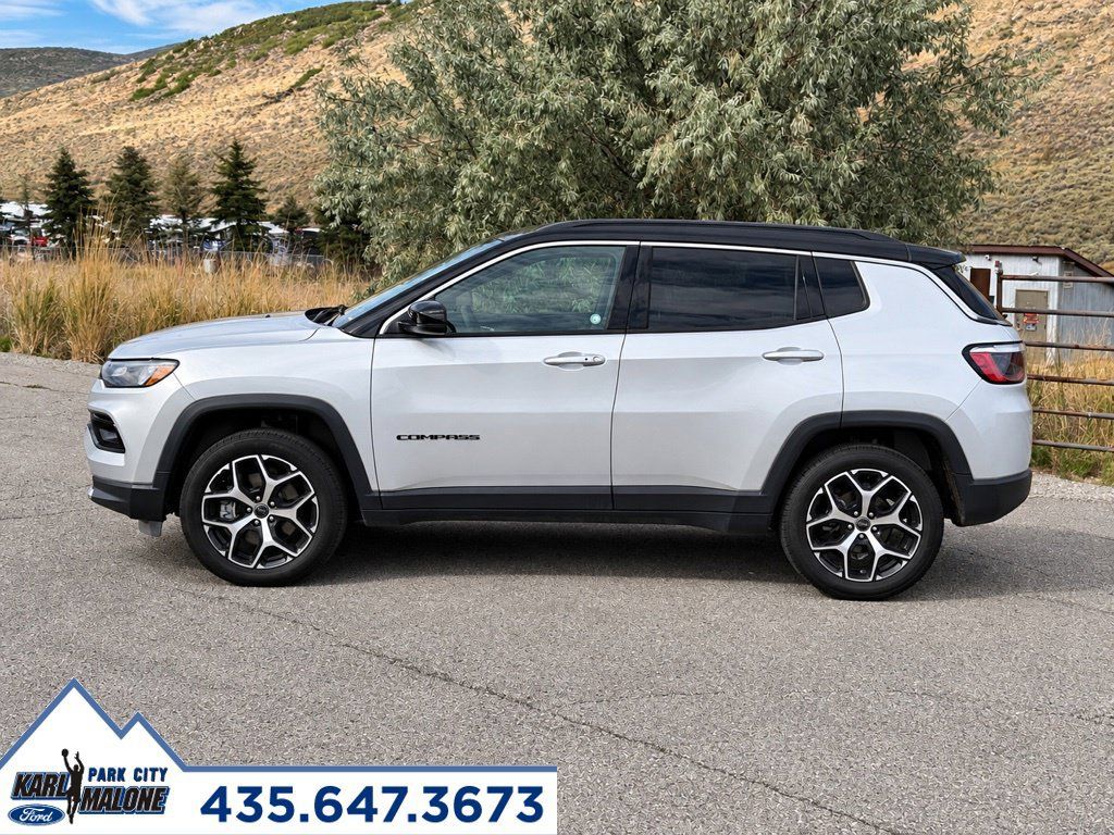 Used 2025 Jeep Compass Limited AWD/4WD image 2