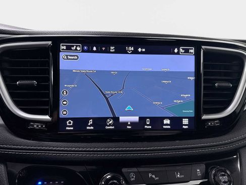 Used 2025 Chrysler Pacifica Limited image 20