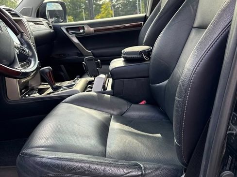 Used 2018 Lexus GX 460 Premium w/ Premium Package AWD/4WD image 4