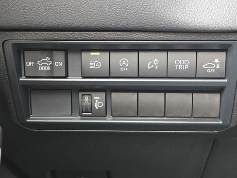 Used 2024 Toyota Tundra Limited image 15