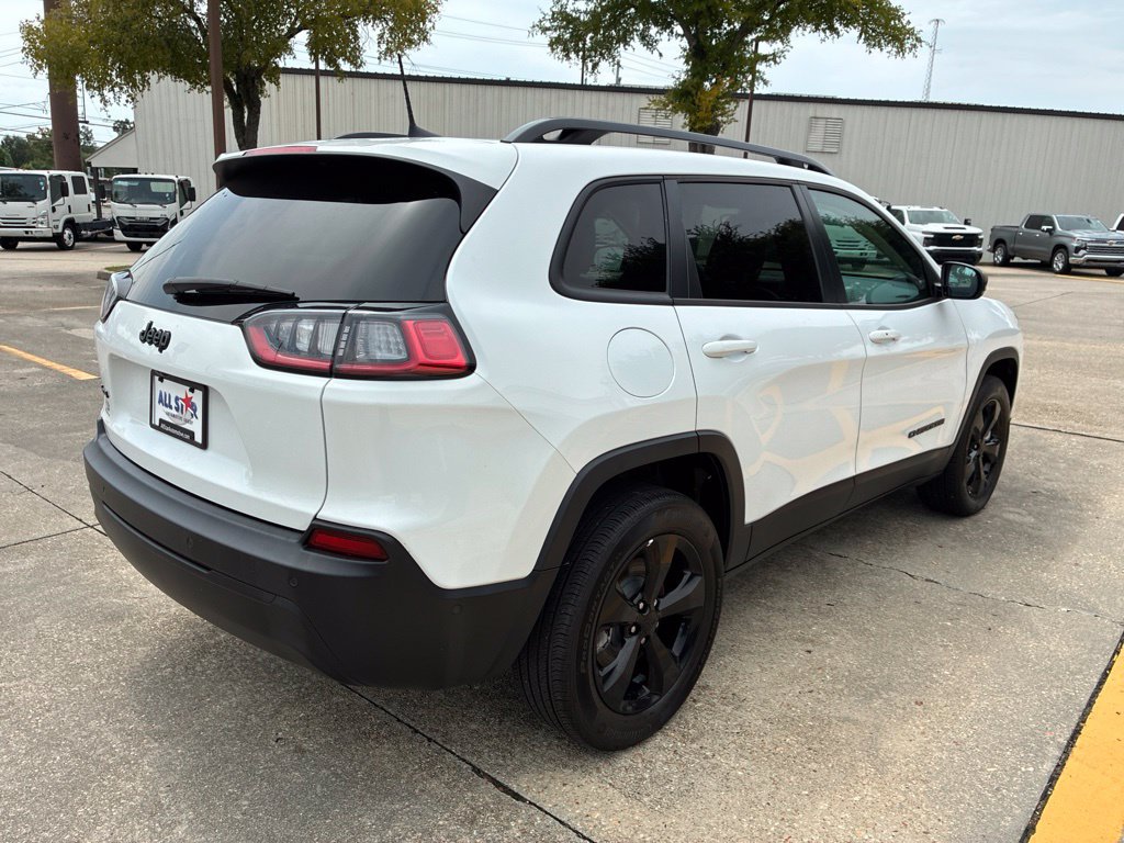Used 2023 Jeep Cherokee Altitude Lux w/ Mopar Interior Package AWD/4WD image 6