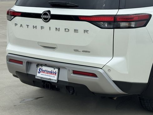 Used 2023 Nissan Pathfinder SL w/ SL Premium Package AWD/4WD image 6