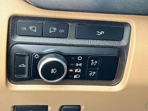 Used 2024 Ford F350 Lariat AWD/4WD image 10