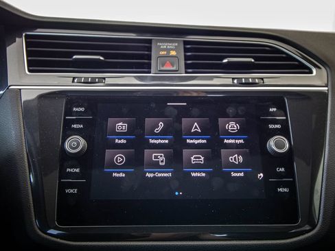 Used 2023 Volkswagen Tiguan SE R-Line FWD image 40