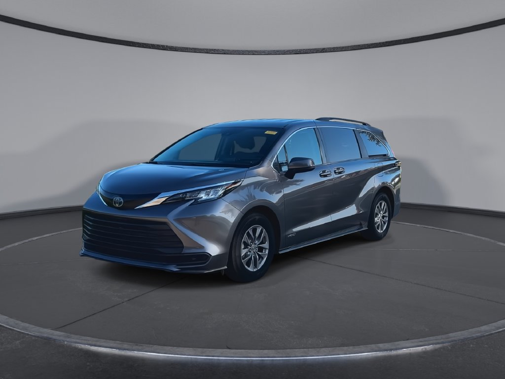 Used 2021 Toyota Sienna LE FWD image 4