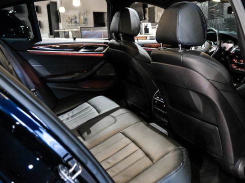 Used 2018 BMW 540i xDrive image 39