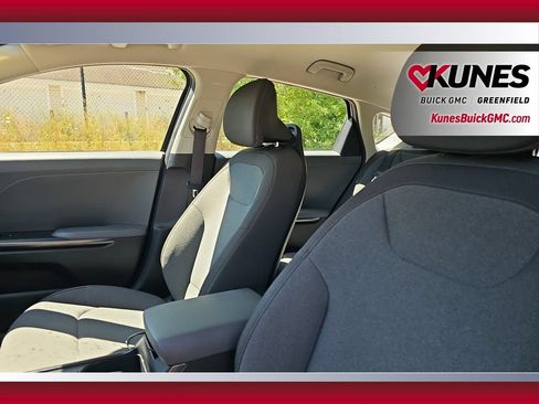 Used 2025 Kia K4 FWD image 26