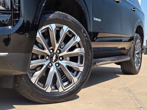 Used 2026 Chevrolet Tahoe High Country RWD image 8