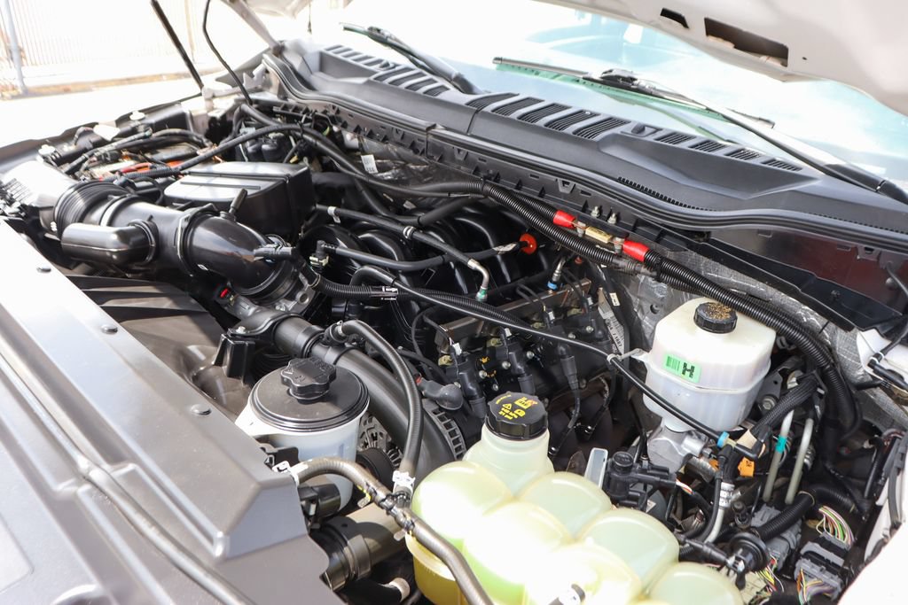 Used 2020 Ford F550 4x4 Regular Cab Super Duty image 15