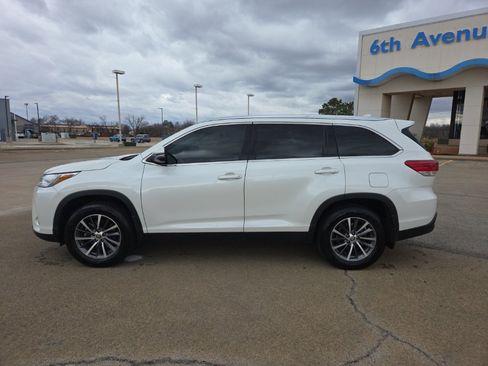 Used 2019 Toyota Highlander XLE image 8