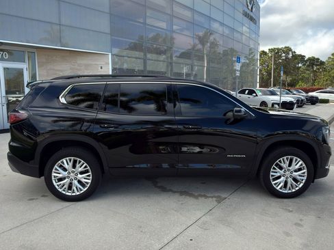 Used 2024 GMC Acadia Elevation image 11