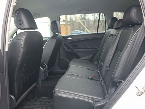 Certified 2022 Volkswagen Tiguan SE image 10