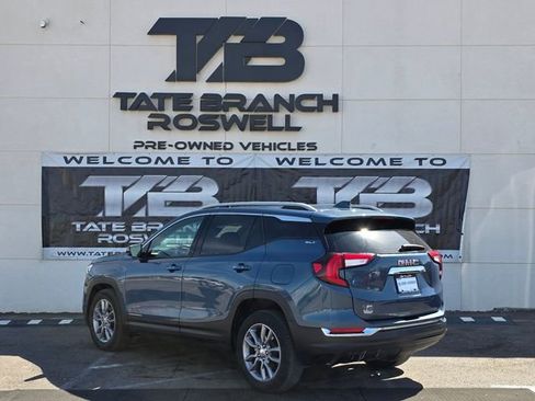 Used 2024 GMC Terrain SLT image 10