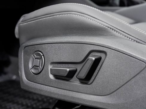 New 2025 Audi Q3 2.0T Premium image 10