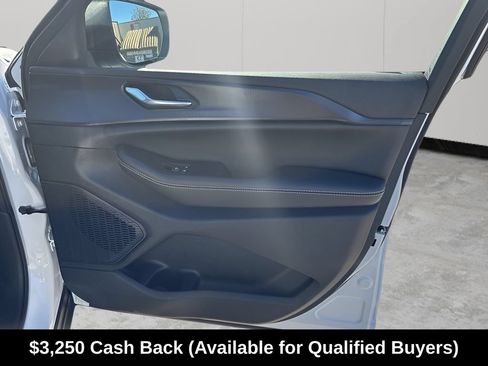 New 2025 Jeep Grand Cherokee Laredo X w/ Luxury Tech Group I RWD image 17