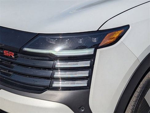 Certified 2025 Nissan Kicks SR image 11