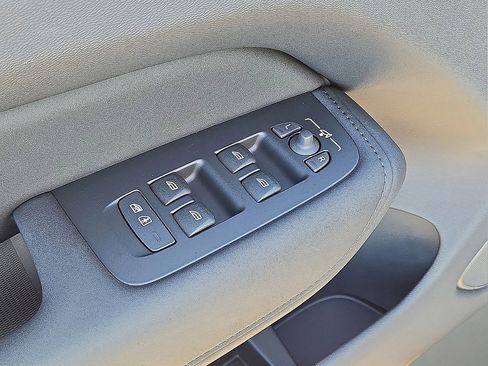 New 2026 Volvo XC60 B5 Core w/ Climate Package image 22