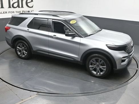 Used 2022 Ford Explorer XLT w/ Equipment Group 202A AWD/4WD image 41