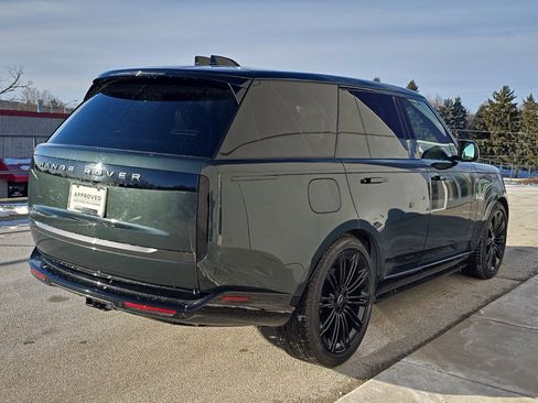 Certified 2025 Land Rover Range Rover SE image 5