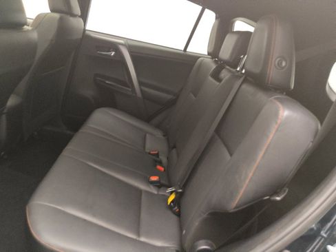 Used 2018 Toyota RAV4 SE w/ Power Extra Value Package FWD image 18