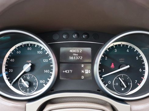 Used 2010 Mercedes-Benz GL 450 4MATIC image 30