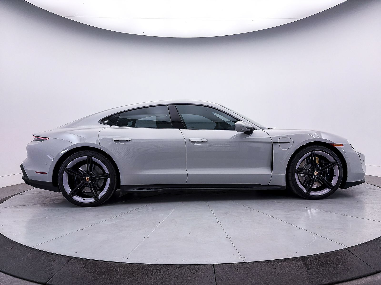 Used 2023 Porsche Taycan GTS AWD/4WD image 43