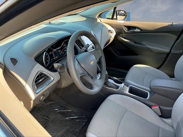 Used 2018 Chevrolet Cruze LT FWD image 19